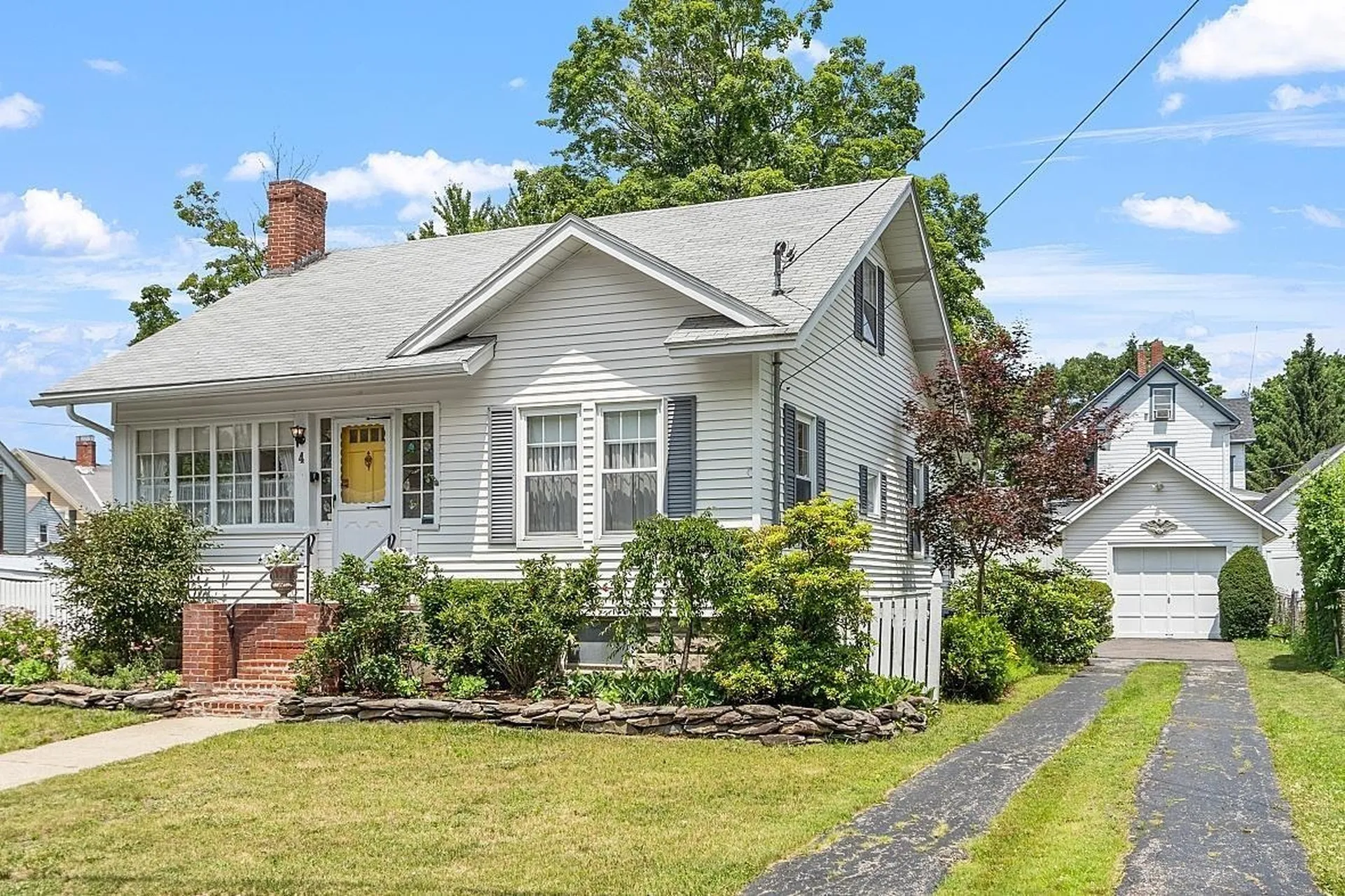 4 Ayer Street Nashua NH 03064