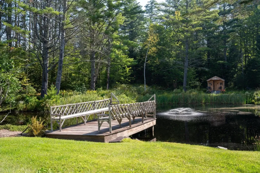 207 Brooks Lane Londonderry VT 05148