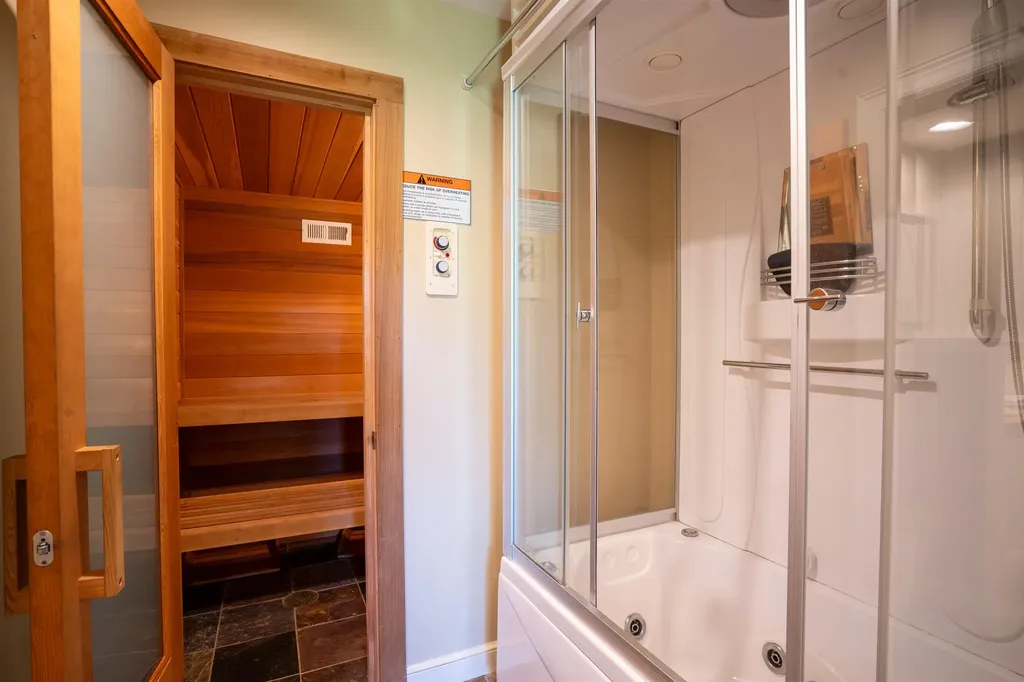 207 Brooks Lane Londonderry VT 05148
