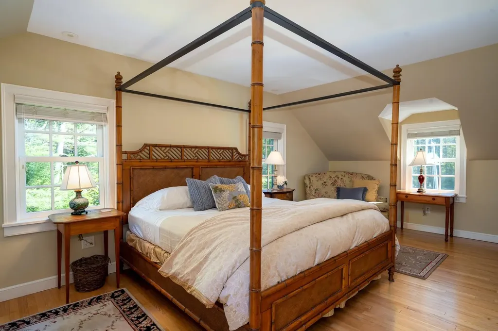 207 Brooks Lane Londonderry VT 05148