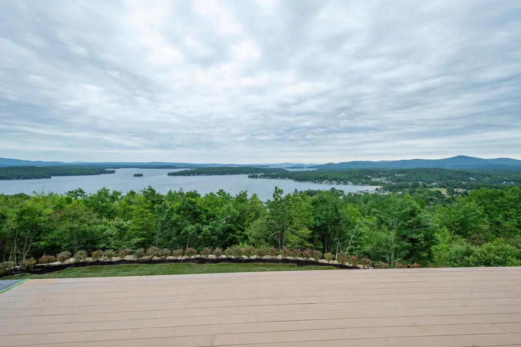 141 Akwa Vista Laconia NH 03246