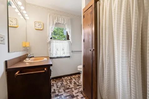 81 Eastview Drive Thetford VT 05043