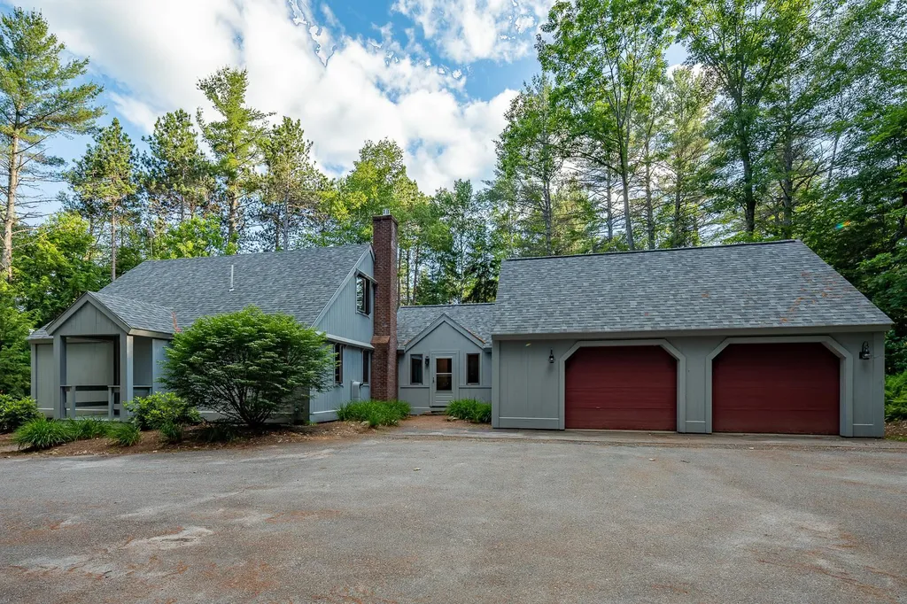 1312 Little Sunapee Road New London NH 03257