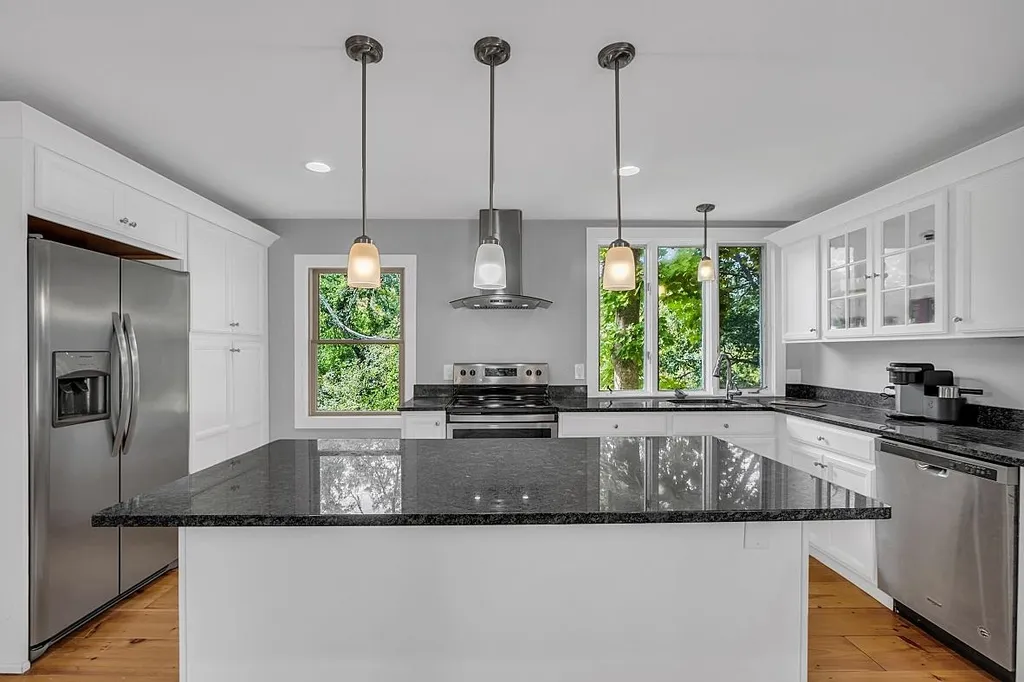 5 Granite Street Peterborough NH 03458