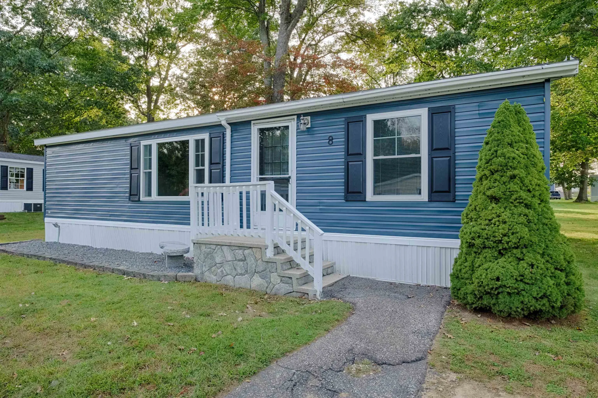 8 Holly Circle North Hampton NH 03862