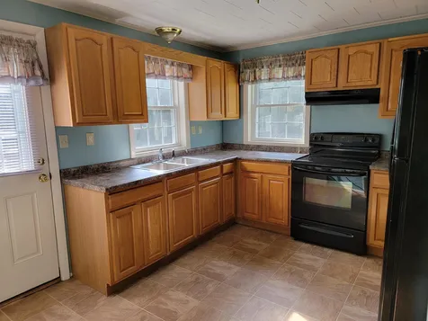 35 Barnard Hill Road Weare NH 03281