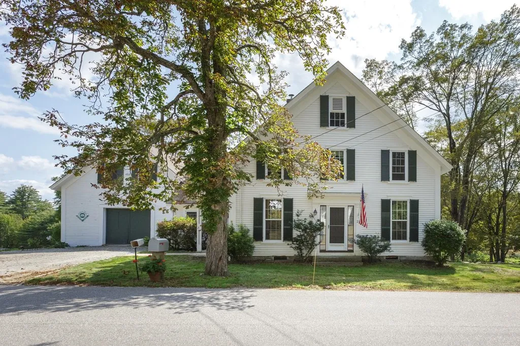 23 Nottingham Road Deerfield NH 03037