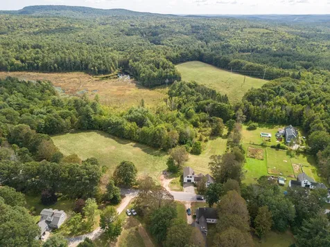 23 Nottingham Road Deerfield NH 03037