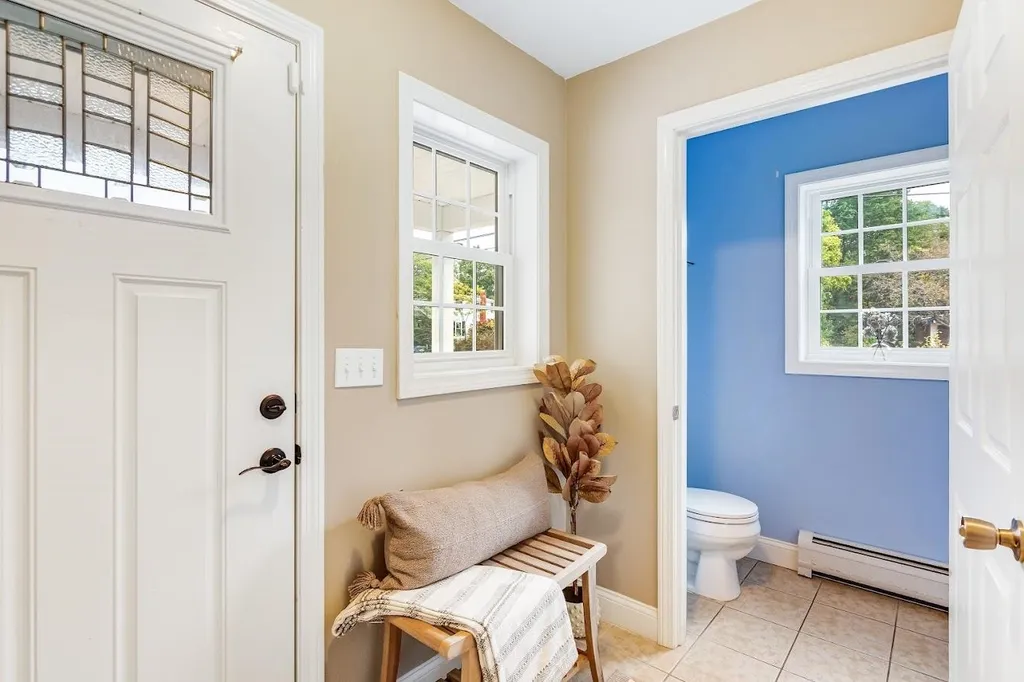 11 Diane Lane Colchester VT 05446