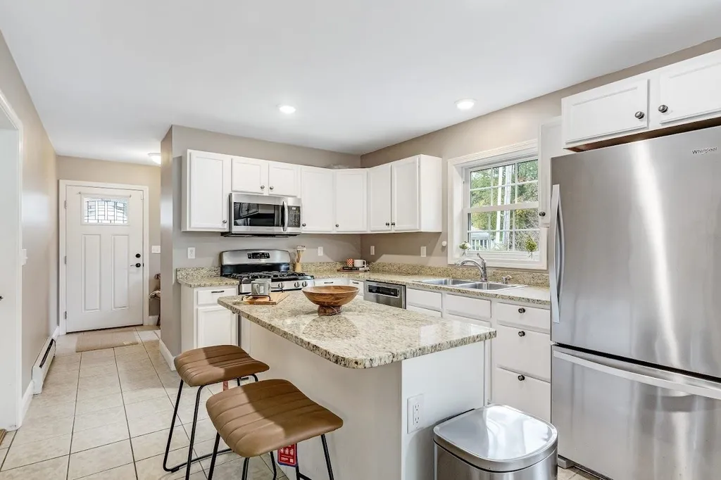 11 Diane Lane Colchester VT 05446
