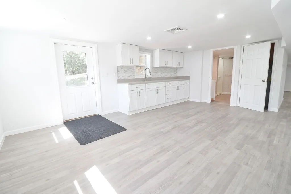 26 Range Road Windham NH 03087