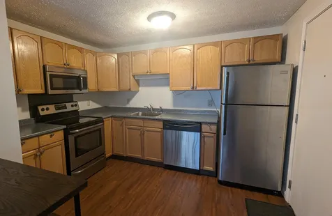 55 Log Street Manchester NH 03102-0000