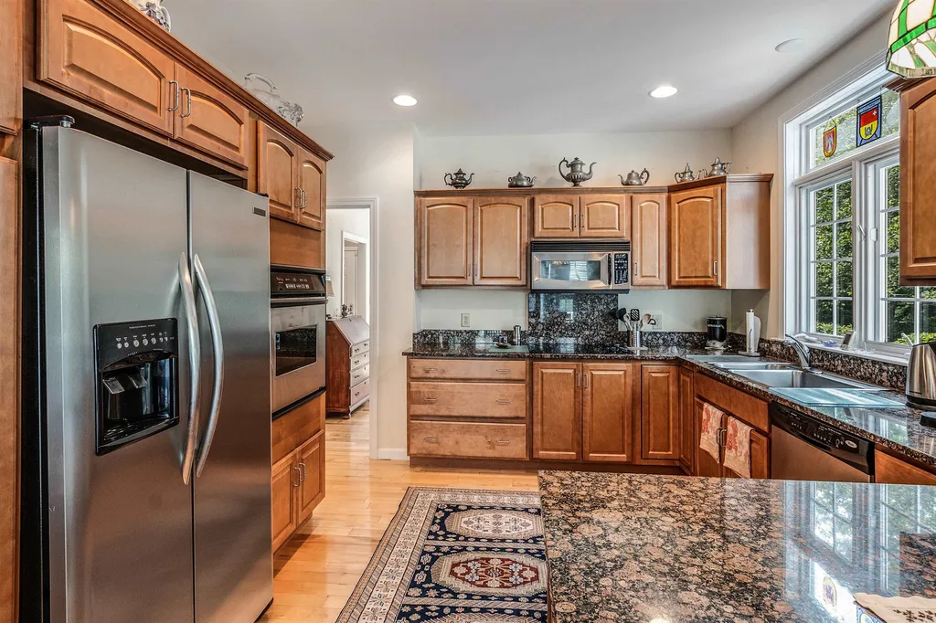 34 Spruce Lane New London NH 03257