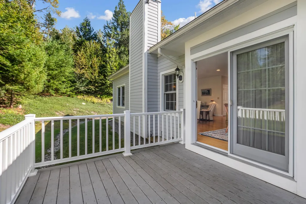 34 Spruce Lane New London NH 03257