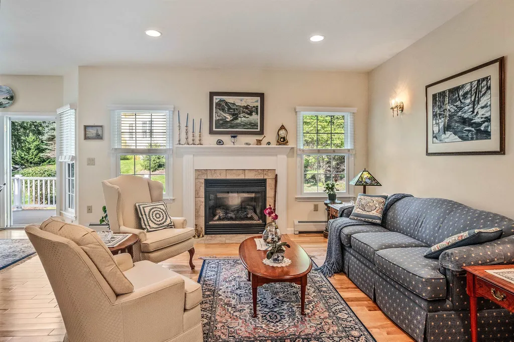 34 Spruce Lane New London NH 03257