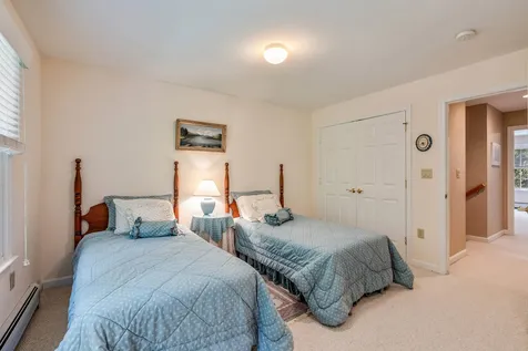 34 Spruce Lane New London NH 03257