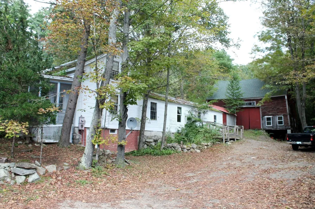 22 Molly Stark Lane New Boston NH 03070