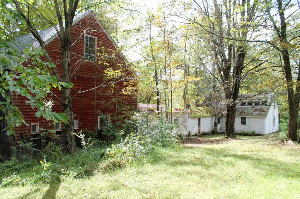 22 Molly Stark Lane New Boston NH 03070