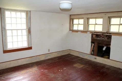 22 Molly Stark Lane New Boston NH 03070