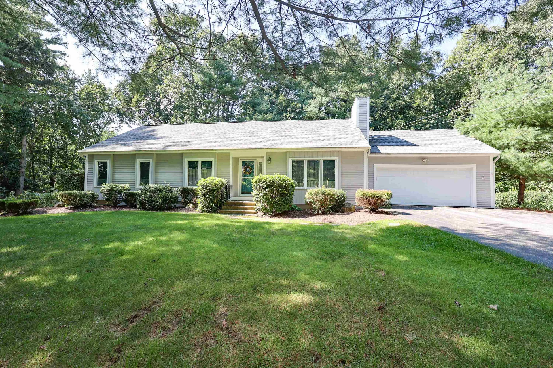 8 Mallard Drive Hudson NH 03051