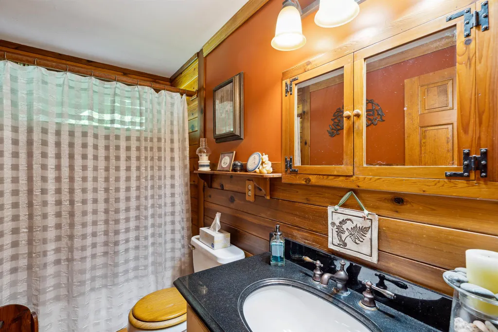 1075 Barber Hill Road Pomfret VT 05091
