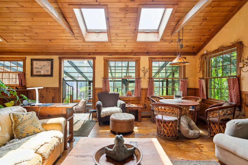 1075 Barber Hill Road Pomfret VT 05091