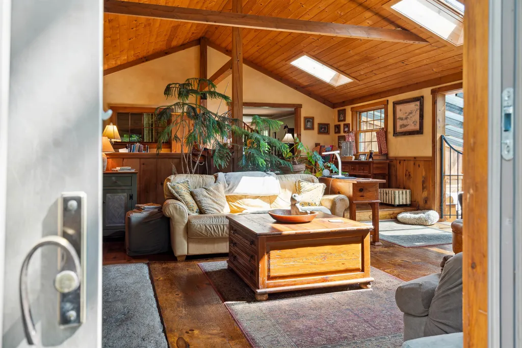 1075 Barber Hill Road Pomfret VT 05091