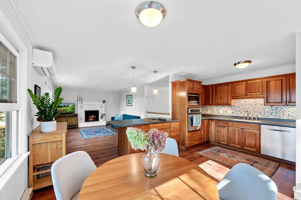 35 Spring Hollow Lane Montpelier VT 05602