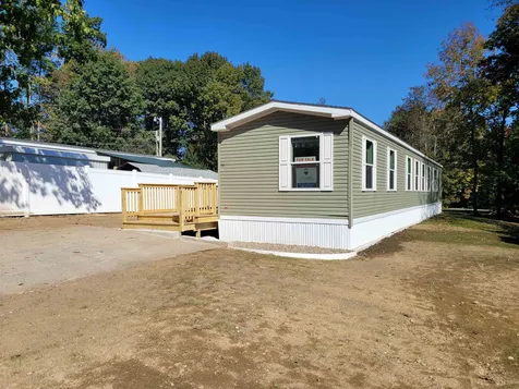 77 Pumpkin Hollow Road Barrington NH 03825