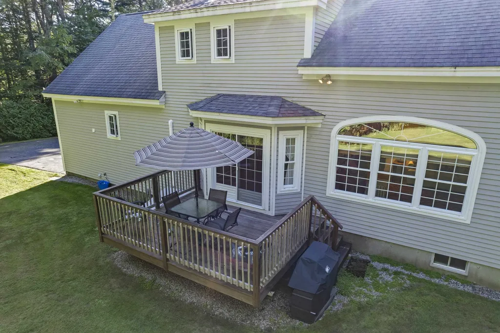25 Logging Road York ME 03902