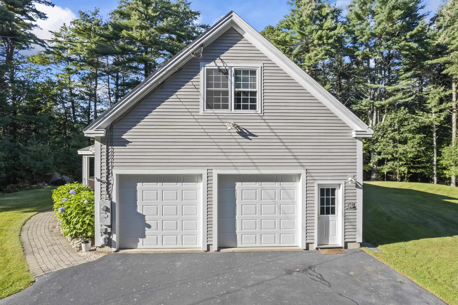 25 Logging Road York ME 03902