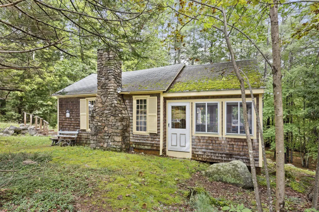 118 Groton Road Hebron NH 03241