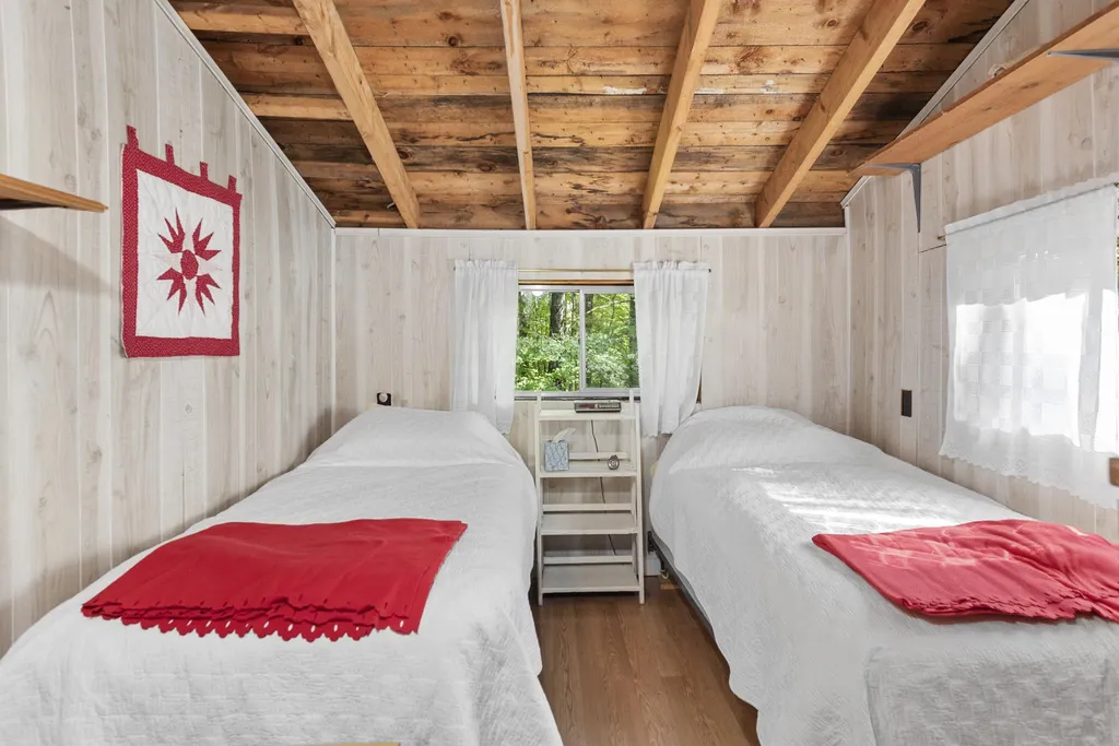 118 Groton Road Hebron NH 03241