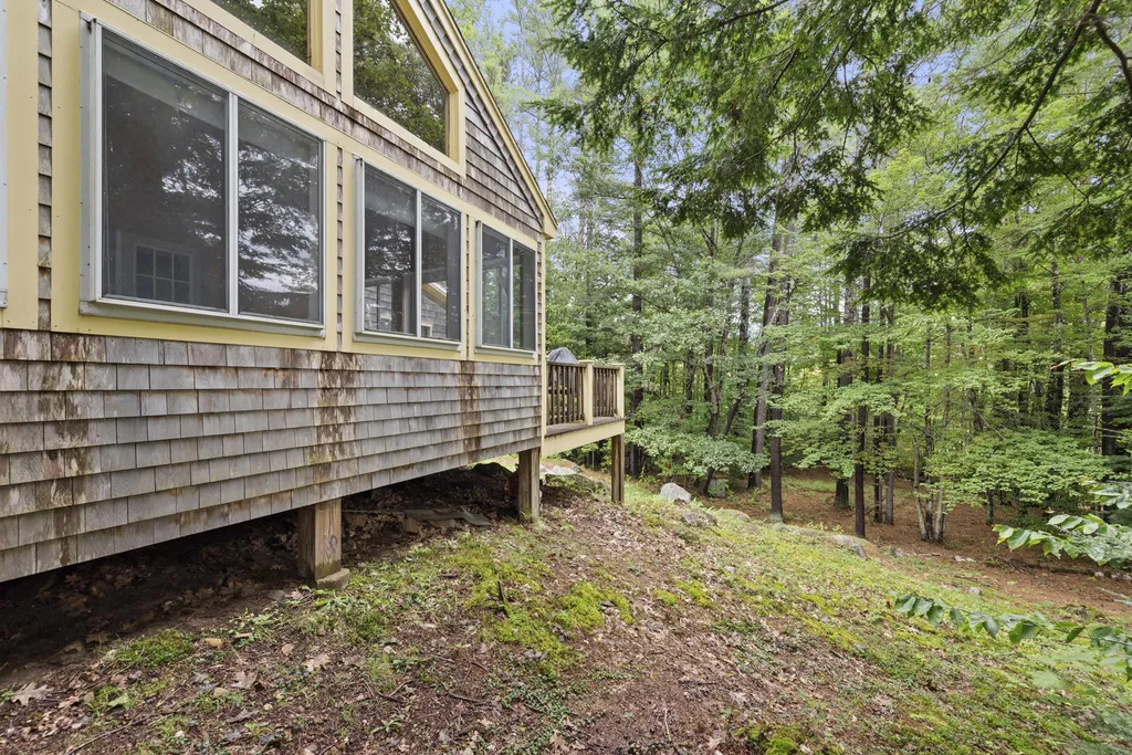 118 Groton Road Hebron NH 03241