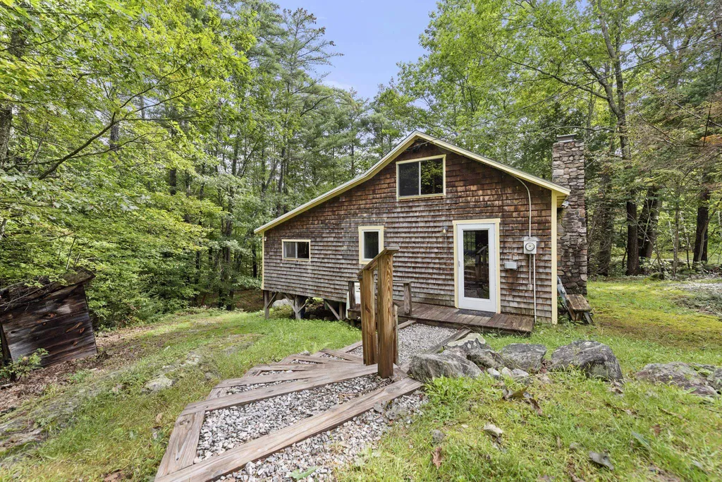 118 Groton Road Hebron NH 03241