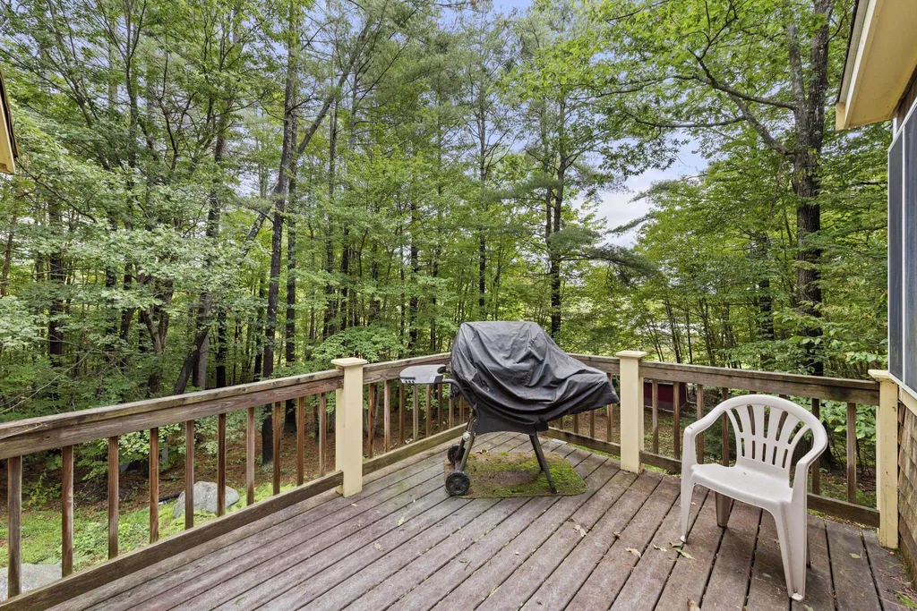 118 Groton Road Hebron NH 03241