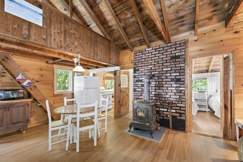 118 Groton Road Hebron NH 03241