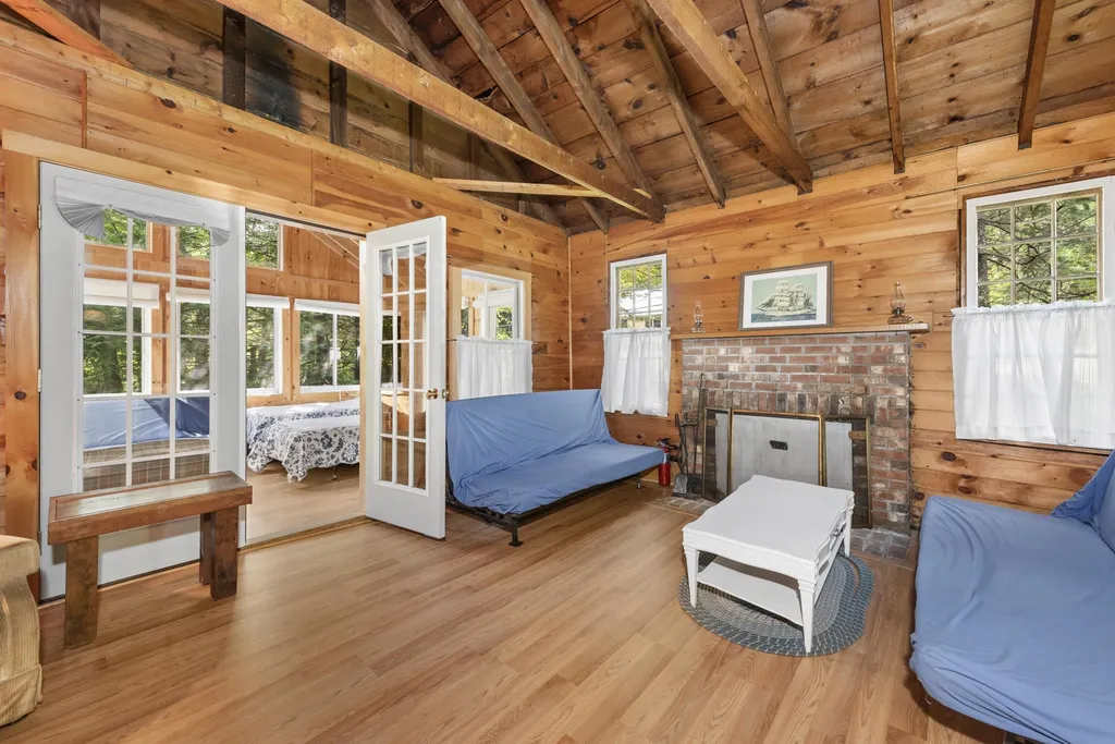 118 Groton Road Hebron NH 03241