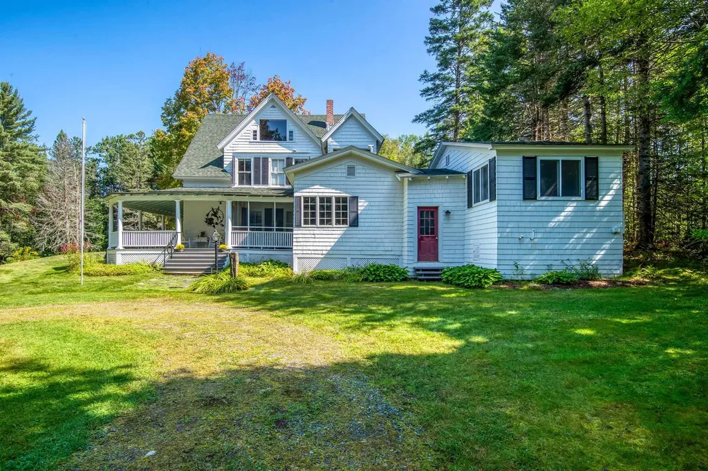 183 Mountain View Road Whitefield NH 03598