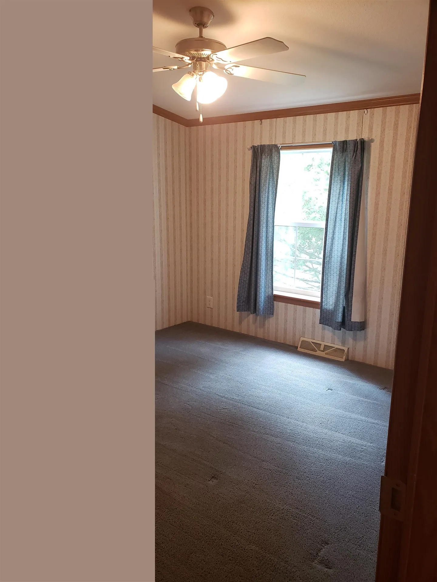 16 Michael Place Claremont NH 03743