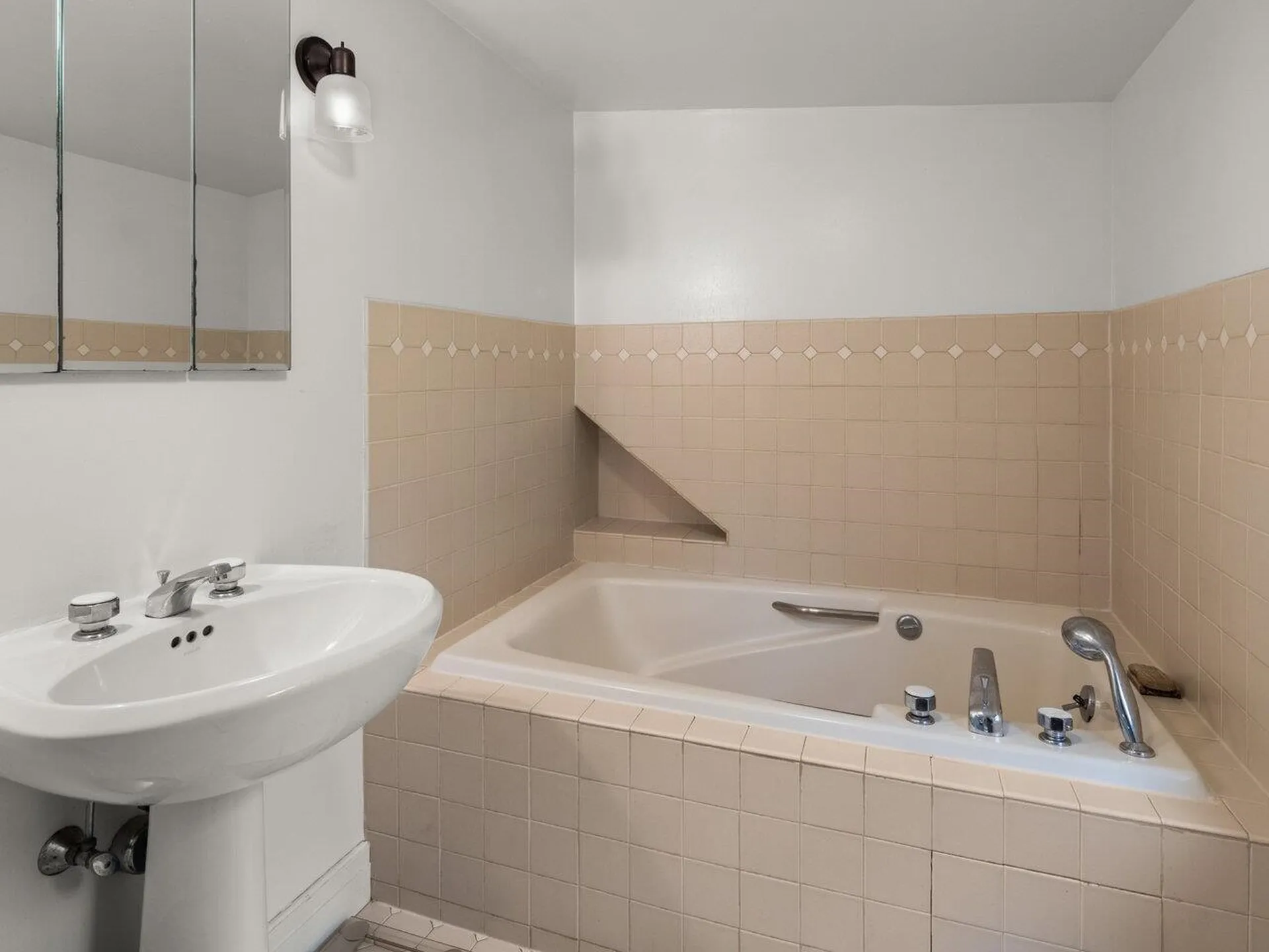 32 Edgewood Lane Burlington VT 05401