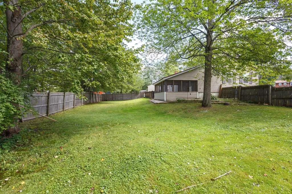 8 Meadow Lane Allenstown NH 03275