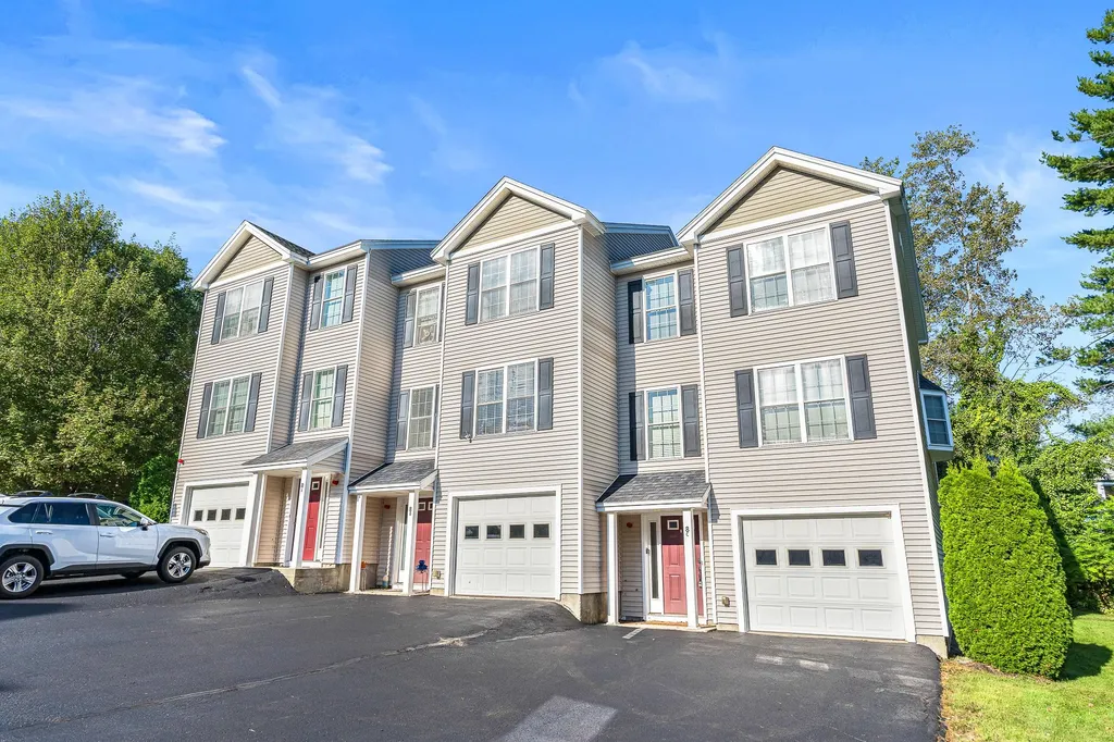 8 Melissa Way Laconia NH 03246