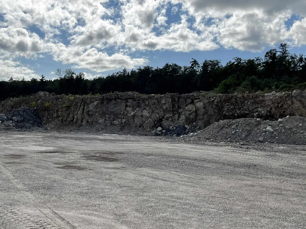 16 Polly's Crossing Road Ossipee NH 03864