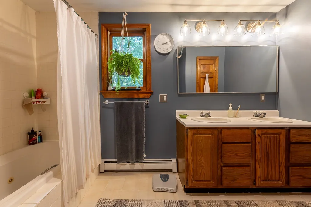 124 Anderson Hill Road Enfield NH 03748