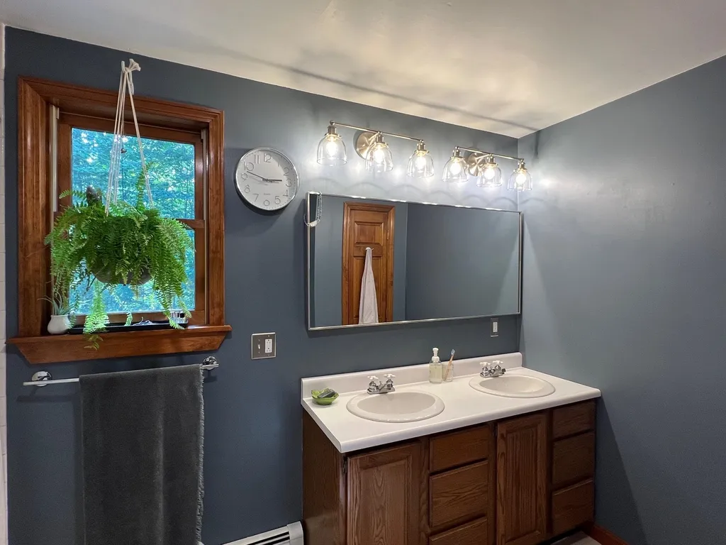 124 Anderson Hill Road Enfield NH 03748