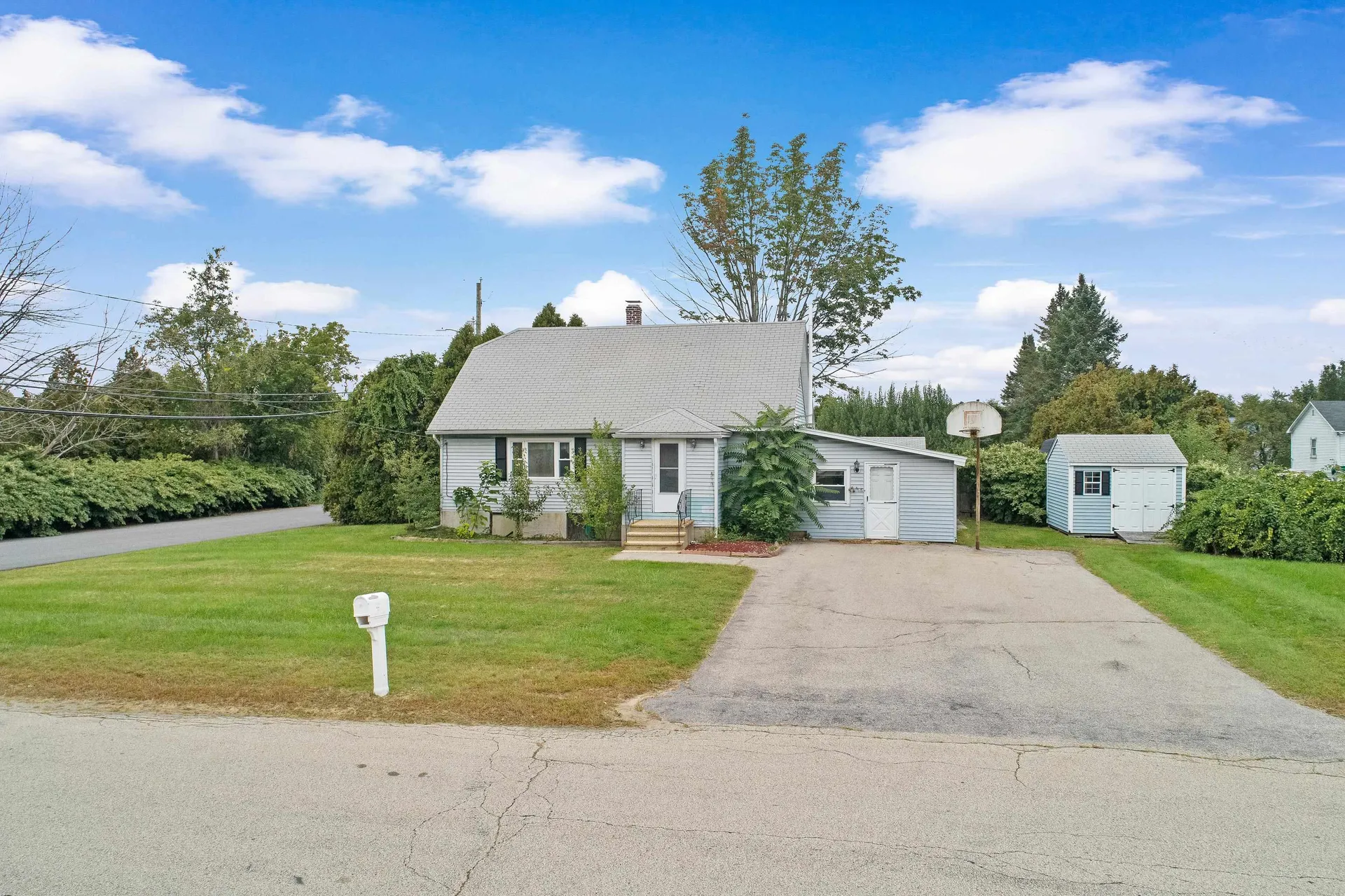 227 Waverly Street Manchester NH 03109