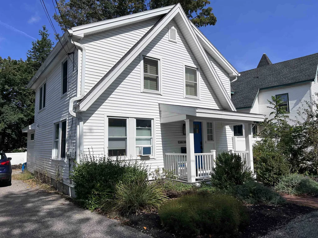 11 Maple Street Exeter NH 03833