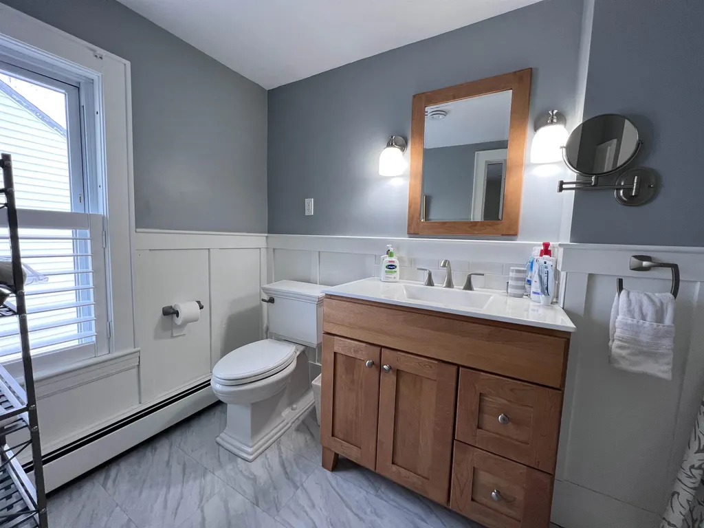 11 Maple Street Exeter NH 03833