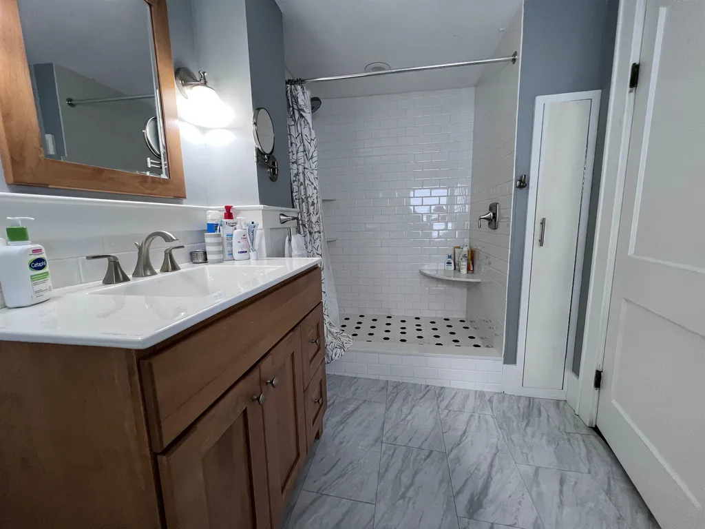 11 Maple Street Exeter NH 03833